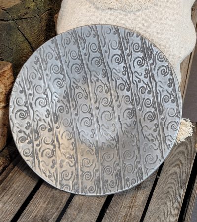 Fat med bølge mønster i sølv, 35 cm i dia, håndlagd av Lillesand Design